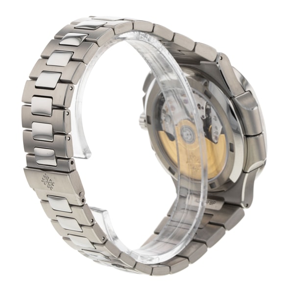 Patek Philippe Nautilus 5990/1A-001